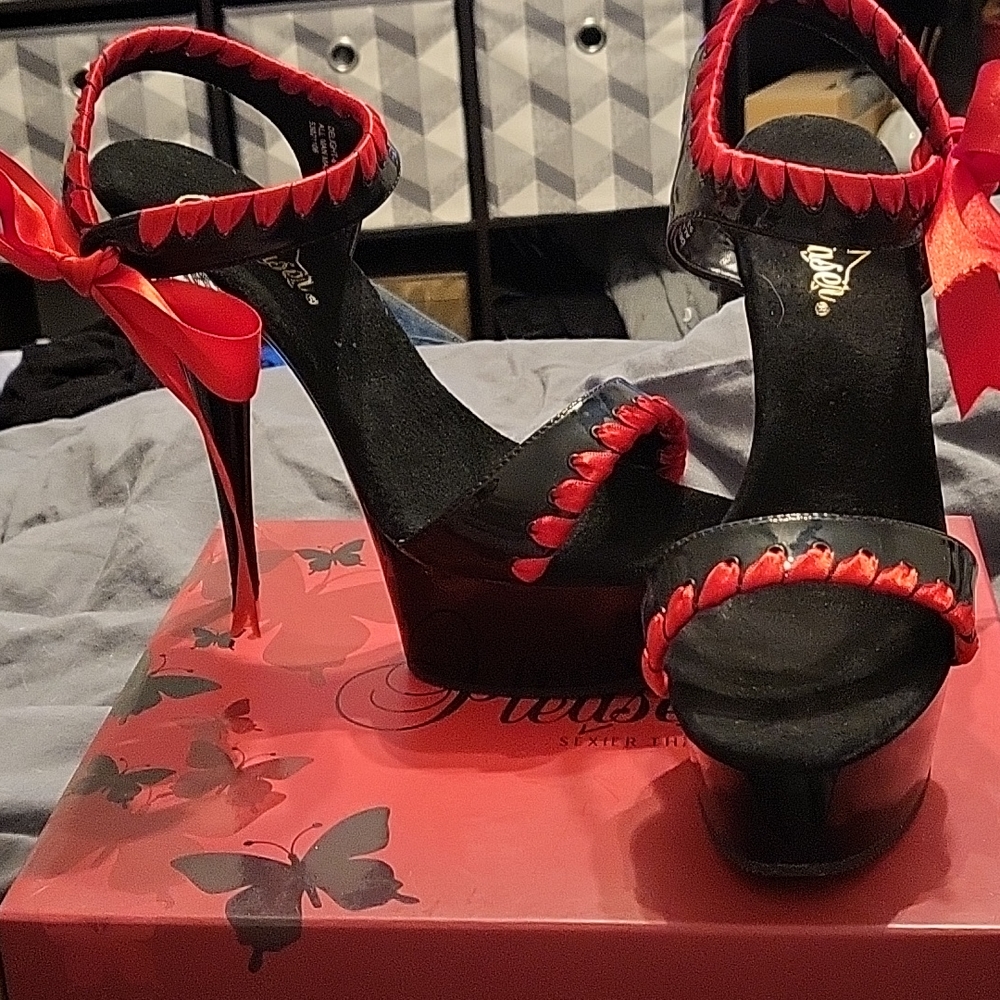Pleasure Delight Stiletto size 9